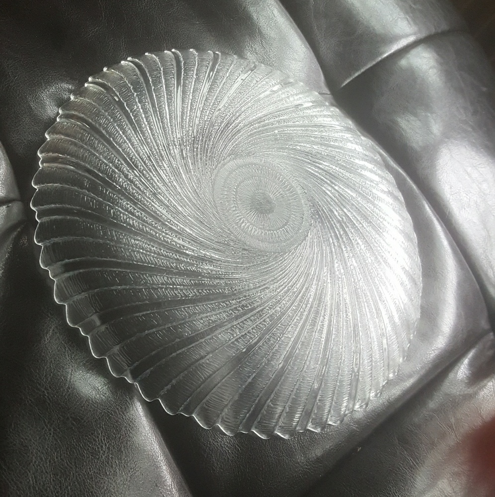 Round Crystal saucer